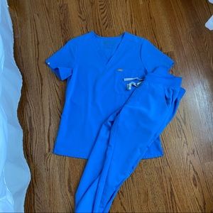 Light blue FIGS scrubs- NEW CONDITION- Small💙
